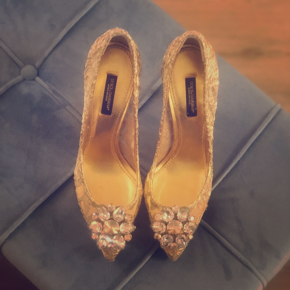 Dolce & Gabbana Lace Charmant Pumps